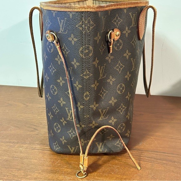 Louis Vuitton Neverfull MM Monogram - Picture 3 of 16